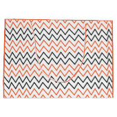 Schwarze Orange Chevron-Zickzack Große Geschenktüte (Rückseite)