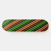 Schwarze Orange Grüne Vertikale Streifen Design Skateboard (Horizontal)