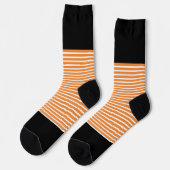 Schwarze + orange horizontale Streifen Socken (Linkes Detail)