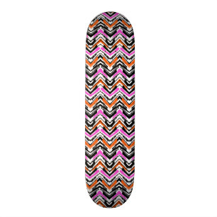 Schwarze, orange und rosa Hand gezeichnetes Skateboard