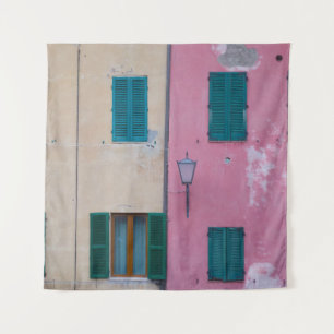 SCHWARZE OUTDOOR-SCONCE AUF PINK-GESTALTETE WAND WANDTEPPICH