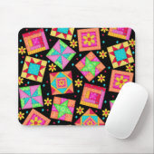 Schwarze Patchwork-Steppdecke blockiert Mousepad (Mit Mouse)