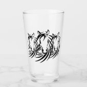 Schwarze Pferdeköpfe Glas (Vorderseite)