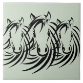 Schwarze Pferdeköpfe grün Fliese (Vorderseite)