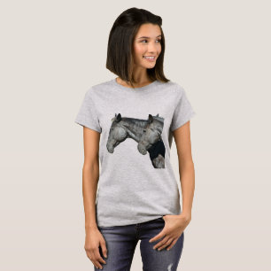 Schwarze Pferdeköpfe im sauberen Profillicht T-Shirt