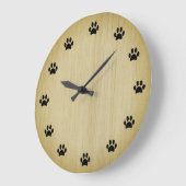 Schwarze Pfoten als Zahlen rustikaler Holzhintergr Große Wanduhr (Winkel)