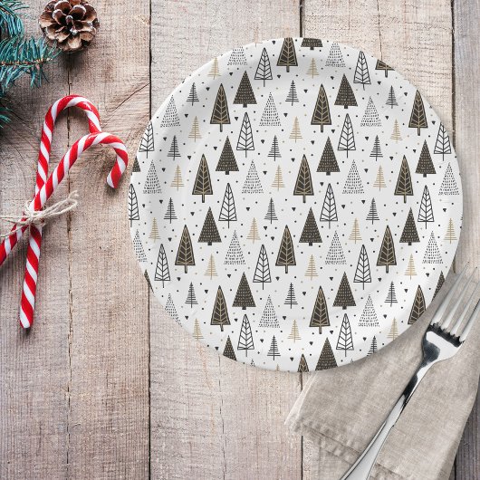 Schwarze Pinienbäume, handgezogen Pappteller