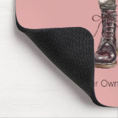 Schwarze Pink Blumen Rock Stiefel Mousepad (Ecke)