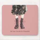 Schwarze Pink Blumen Rock Stiefel Mousepad (Vorne)
