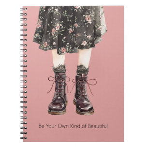 Schwarze Pink Blumen Rock Stiefel Notizblock