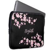 Schwarze Pinke Kirschblüten-Monogramm Laptopschutzhülle (Vorne Rechts)