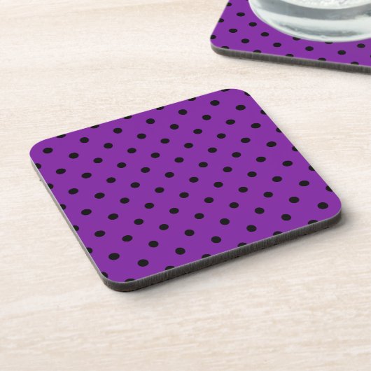 Schwarze Polka Dots auf Violet Lila Getränkeuntersetzer (Linke Seite)