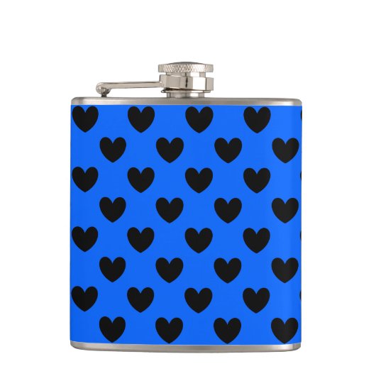 Schwarze Polka Herzen auf blau Flachmann (Vorderseite)