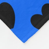 Schwarze Polka Herzen auf blau Fleecedecke (Ecke)