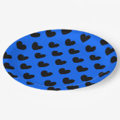 Schwarze Polka Herzen auf blau Pappteller (Schrägansicht)