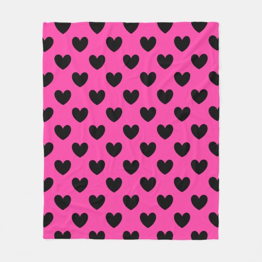 Schwarze Polka Herzen auf Fuchsienrosa Fleecedecke (Vorderseite)