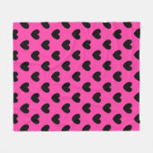 Schwarze Polka Herzen auf Fuchsienrosa Fleecedecke (Vorderseite (Horizontal))