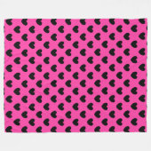 Schwarze Polka Herzen auf Fuchsienrosa Fleecedecke (Vorderseite (Horizontal))