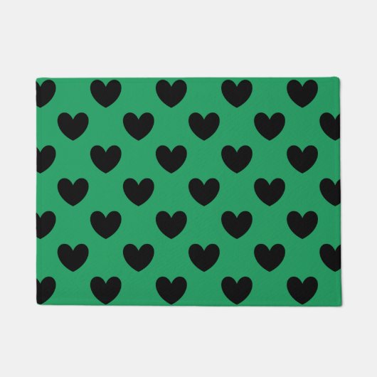 Schwarze Polka Herzen auf Kelly Green Fußmatte (Vorderseite)