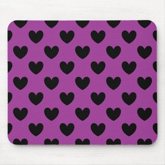 Schwarze Polka-Herzen auf lila Mousepad (Vorne)