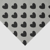 Schwarze Polka Herzen auf Pussywillow Gray Seidenpapier (Ausschnitt)