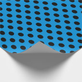 Schwarze Polka Punkte am Himmel blau Geschenkpapier (Ecke)