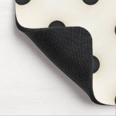 Schwarze Polka Punkte auf antiken Weiß erschüttert Mousepad (Ecke)