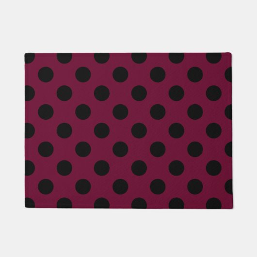 Schwarze Polka-Punkte auf Bordeaux Fußmatte (Vorderseite)