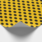 Schwarze Polka-Punkte auf Gelb Geschenkpapier (Ecke)