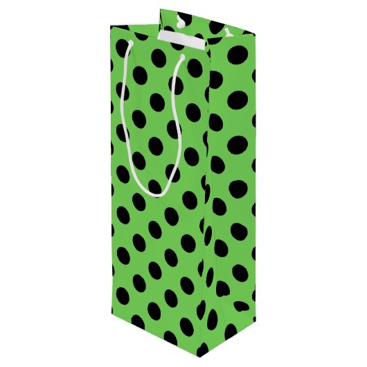 Schwarze Polka-Punkte auf Kalkgrün Geschenktüte Für Weinflaschen (Rückseite Schrägansicht)