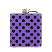 Schwarze Polka-Punkte auf Lavendel Flachmann (Rückseite)