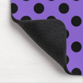 Schwarze Polka-Punkte auf Lavendel Mousepad (Ecke)