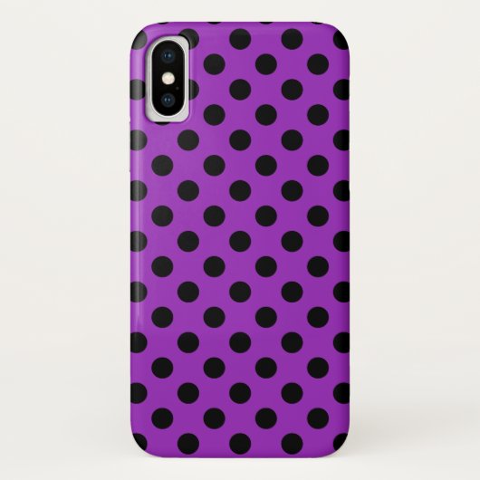 Schwarze Polka Punkte auf lila Case-Mate iPhone Hülle (Rückseite)