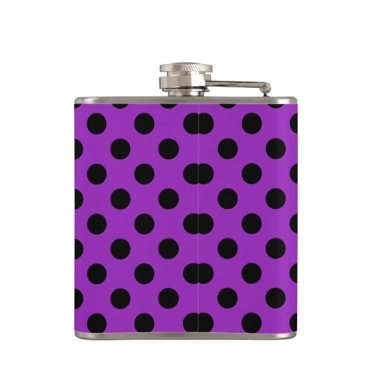 Schwarze Polka Punkte auf lila Flachmann (Rückseite)
