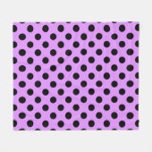 Schwarze Polka-Punkte auf Lila Fleecedecke (Vorderseite (Horizontal))