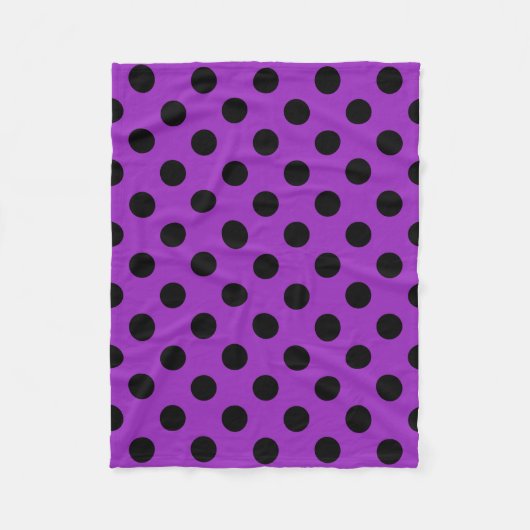 Schwarze Polka Punkte auf lila Fleecedecke (Vorderseite)