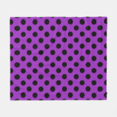 Schwarze Polka Punkte auf lila Fleecedecke (Vorderseite (Horizontal))