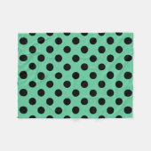 Schwarze Polka Punkte auf Minzgrün Fleecedecke (Vorderseite (Horizontal))