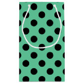 Schwarze Polka Punkte auf Minzgrün Kleine Geschenktüte (Rückseite)