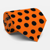 Schwarze Polka Punkte auf Orange Krawatte (Gerollt)