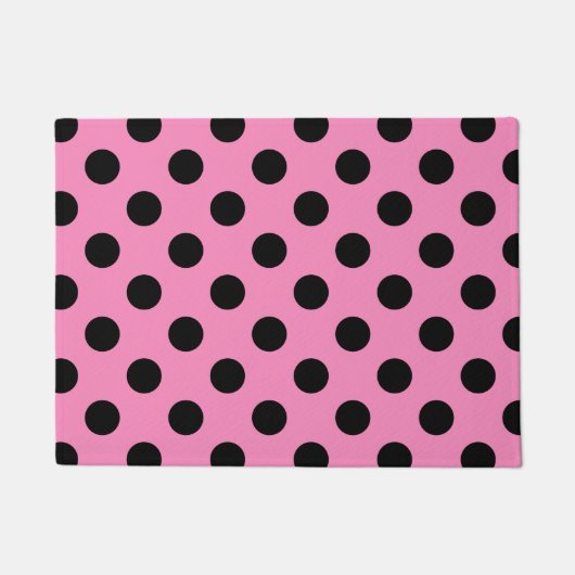 Schwarze Polka-Punkte auf Rosa Fußmatte (Vorderseite)