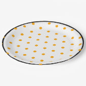 Schwarze Polka-Punkte Pappteller (Schrägansicht)