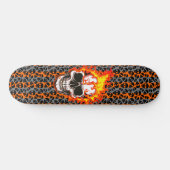 Schwarze Random Skulls Orange Stripes flammender S Skateboard (Horizontal)
