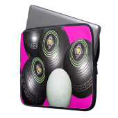 Schwarze Rasenbowle auf Rosa, Laptopschutzhülle (Vorderseite Links)