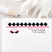 Schwarze Raute und rosa Retro-Sonnenbrille (Insitu)