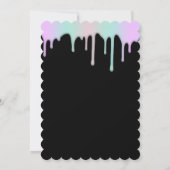 Schwarze, regenbogenfarbene Sterne Kinderdusche Ei Einladung (Rückseite)