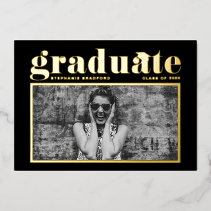 Schwarze Retro-Bold-Typografie Foto-Abschlussfeier Folieneinladung
