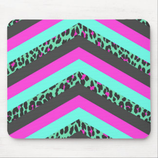 Schwarze rosa Zickzack Streifenaquamariner Mousepad