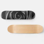 Schwarze Rose Blume Blumendekoration Vintag Skateboard (Horizontal)