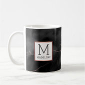 Schwarze Rose Gold Moderne Marmorschmuck Monogram Kaffeetasse (Links)